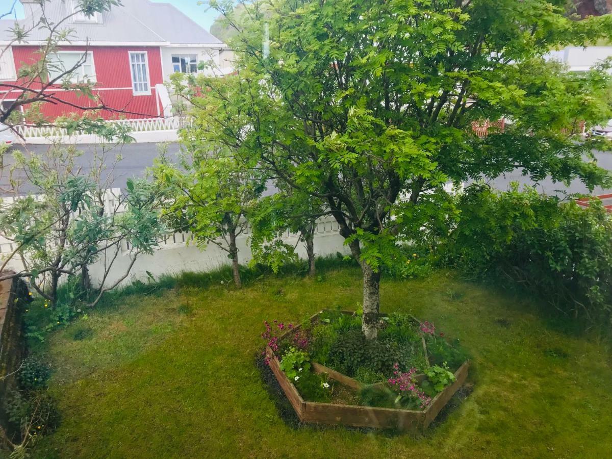 Guesthouse Arny Vestmannaeyjar Exterior foto